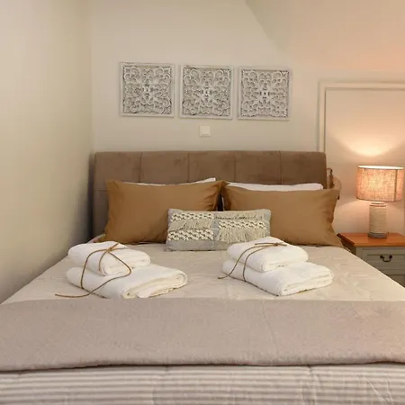 Almanza Syros Apartment